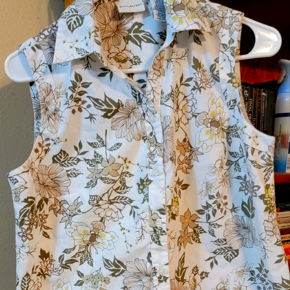 Ladies Sleeveless Shirt